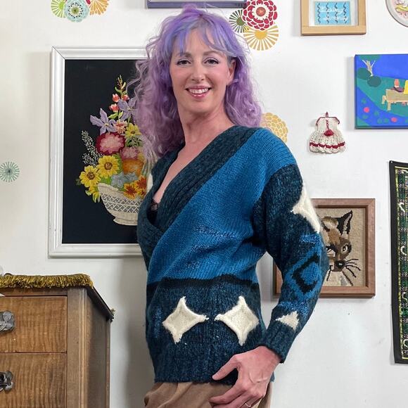 Vintage Deep V Neck Teal Sweater, 1980s Graphic Pop Art Cozy Pullover, Sz S-M - Picture 4 of 11